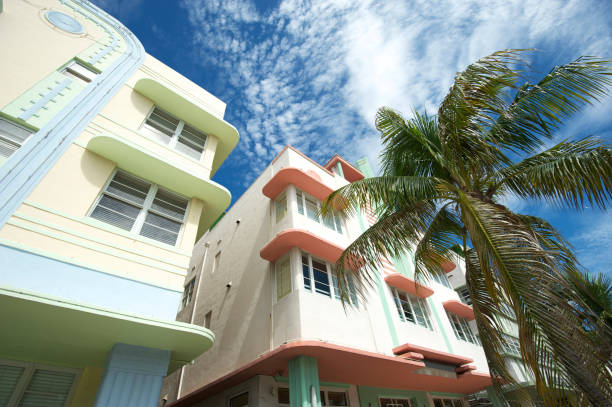 istock Miami Art Deco Drive Architecture Blue Sky Palm Trees 183353868