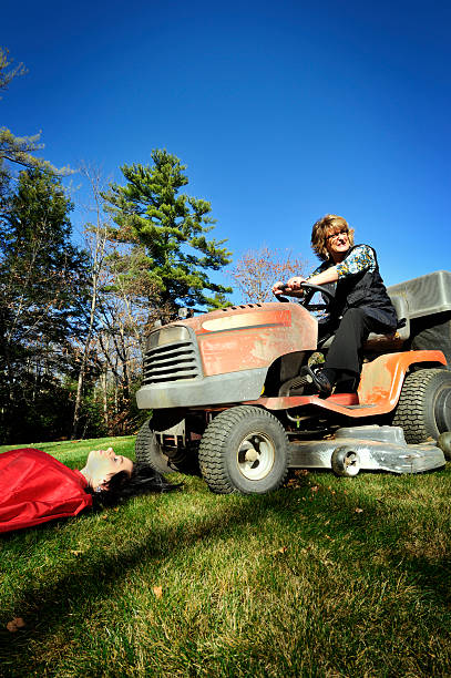 istock Lawnmower Hairdresser 183354183