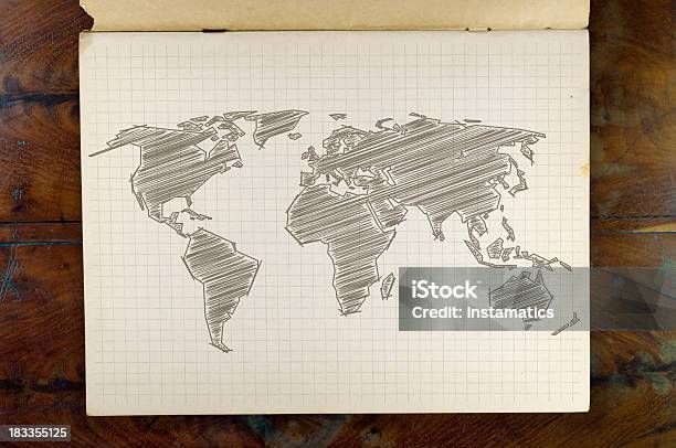 Scribbled Mapa Do Mundo No Idoso Papel - Fotografias de stock e mais imagens de Aberto - Aberto, Antigo, Apodrecer