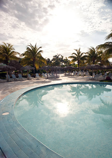 カリブ海のリゾート - tourist resort apartment swimming pool caribbean ストックフォトと画像