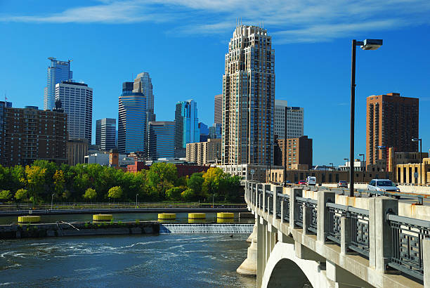 istock Minneapolis skyline, bridge, and Mississippi River 183356546