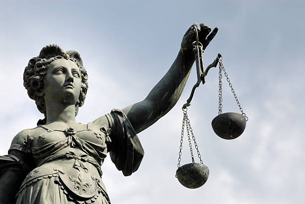 justitia - weight scale justice balance scales of justice 뉴스 사진 이미지