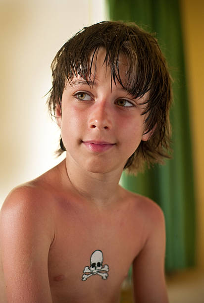 istock Watching TV on summer vacation 183357511