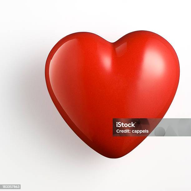 Rosso Cuore Su Bianco Backgroundcolor Immagine - Fotografie stock e altre immagini di Simbolo di cuore - Simbolo di cuore, Tridimensionale, Scontornabile