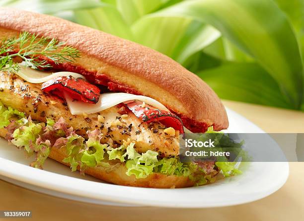 Gebratene Hähnchenbrust Sandwich Stockfoto und mehr Bilder von Abnehmen - Abnehmen, Extreme Nahaufnahme, Farbbild