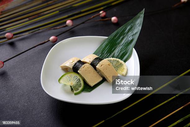 Jajko Sushi - zdjęcia stockowe i więcej obrazów Bambus - Tworzywo - Bambus - Tworzywo, Bez ludzi, Cytryna