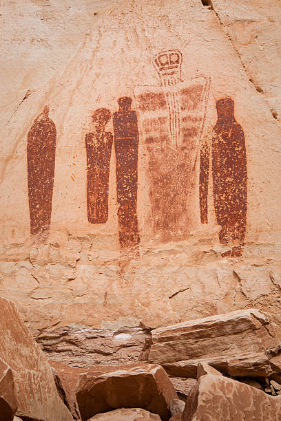 istock Great Ghost Petroglyph at Horseshoe Canyon 183360612