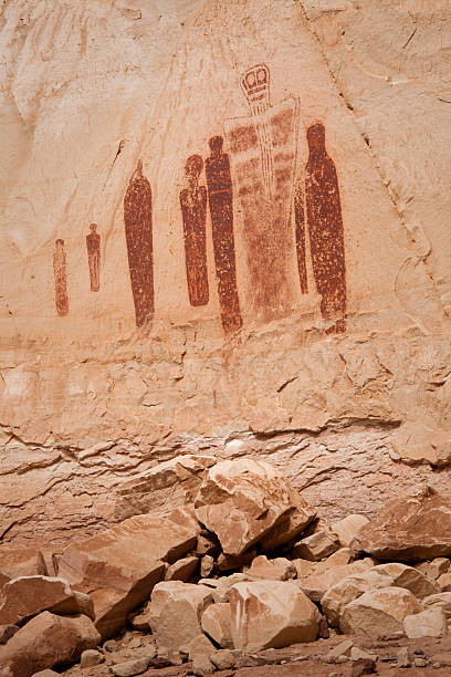 istock Great Ghost Petroglyph at Horseshoe Canyon 183360620