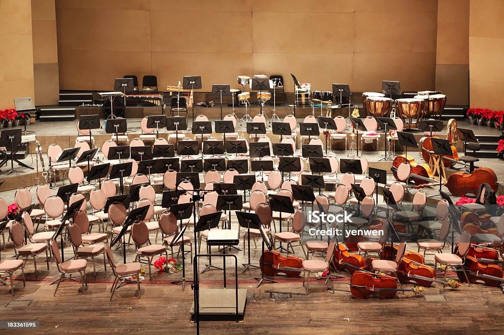 Orchesterplätze auf der Bühne - Lizenzfrei Orchester Stock-Foto