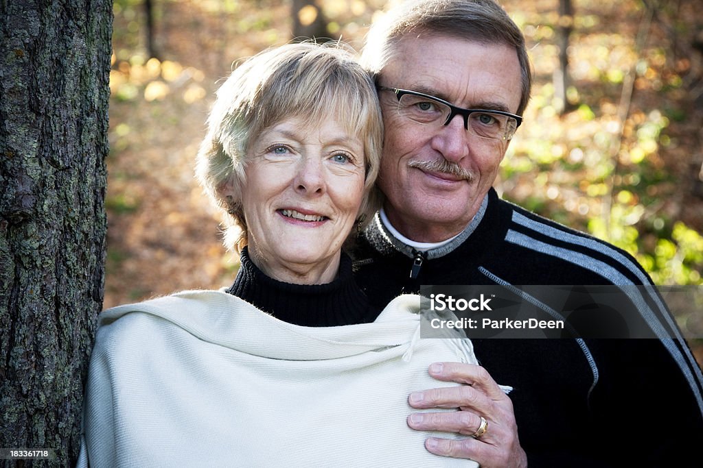 Bonito Casal Idoso fora - Royalty-free 65-69 anos Foto de stock