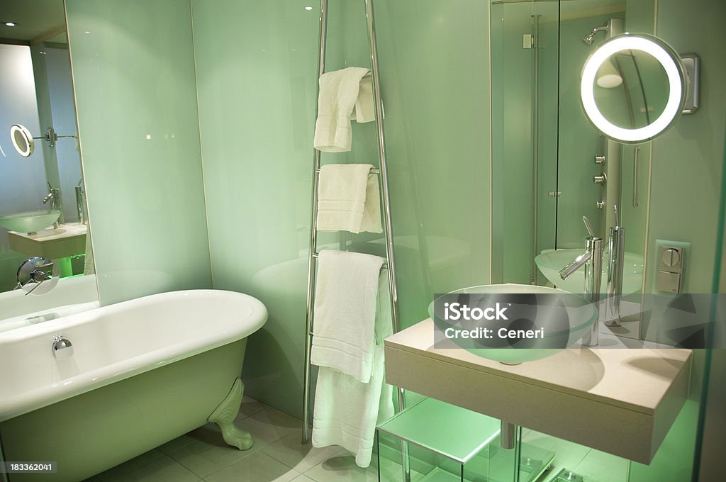 Moderne europäische Badezimmer mit Glas-Wände - Lizenzfrei Bathroom Stock-Foto