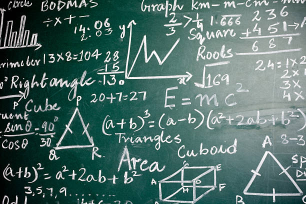 matematica problemi su greenboard - geometry mathematics mathematical symbol triangle foto e immagini stock