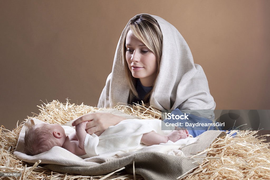 Natività con Maria e Gesù bambino - Foto stock royalty-free di Abbigliamento modesto