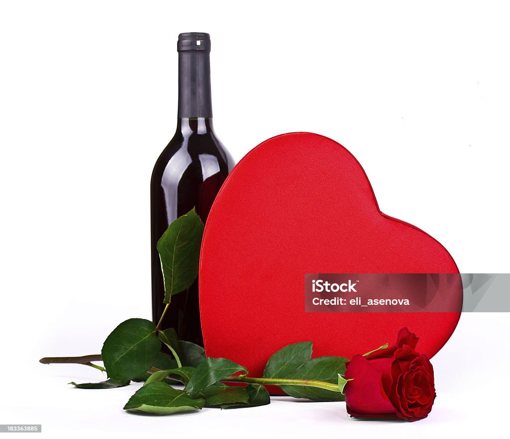 レッドワイン、バラとチョコレートのハート - ワインのロイヤリティフリーストックフォト