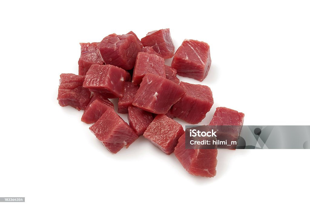 Carne cruda a cubetti - Foto stock royalty-free di Cubo