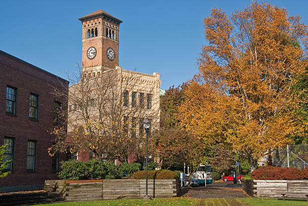 istock Old Tacoma City Hall in the Fall 183364719