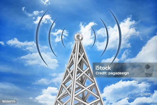 Antena De Televisão - Fotografias de stock e mais imagens de Antena - Equipamento de Telecomunicações - Antena - Equipamento de Telecomunicações, Azul, Comunicação