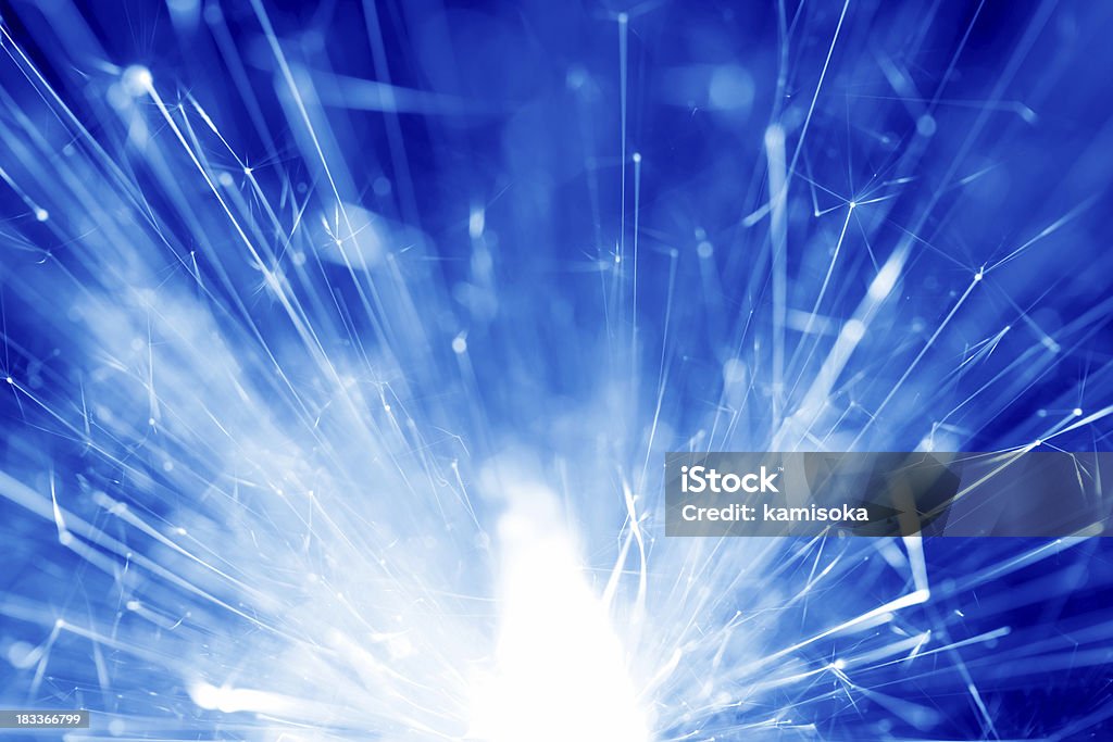 Sparkler ブルーの抽象的な背景に - 玩具花火のロイヤリティフリーストックフォト