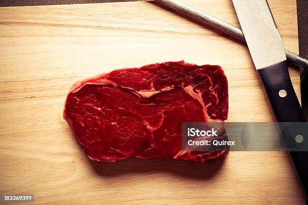 Carne Roja Foto de stock y más banco de imágenes de Alimento - Alimento, Barbacoa - Comida, Bistec