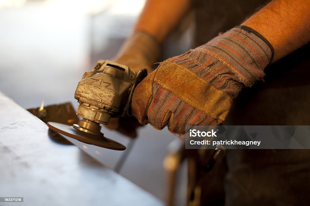 Amoladora angular en Metal - Foto de stock de Abrasivo libre de derechos