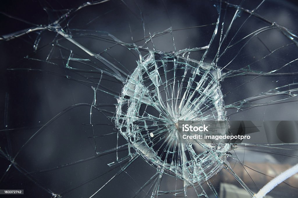 損傷フロントガラス - 壊れたのロイヤリティフリーストックフォト