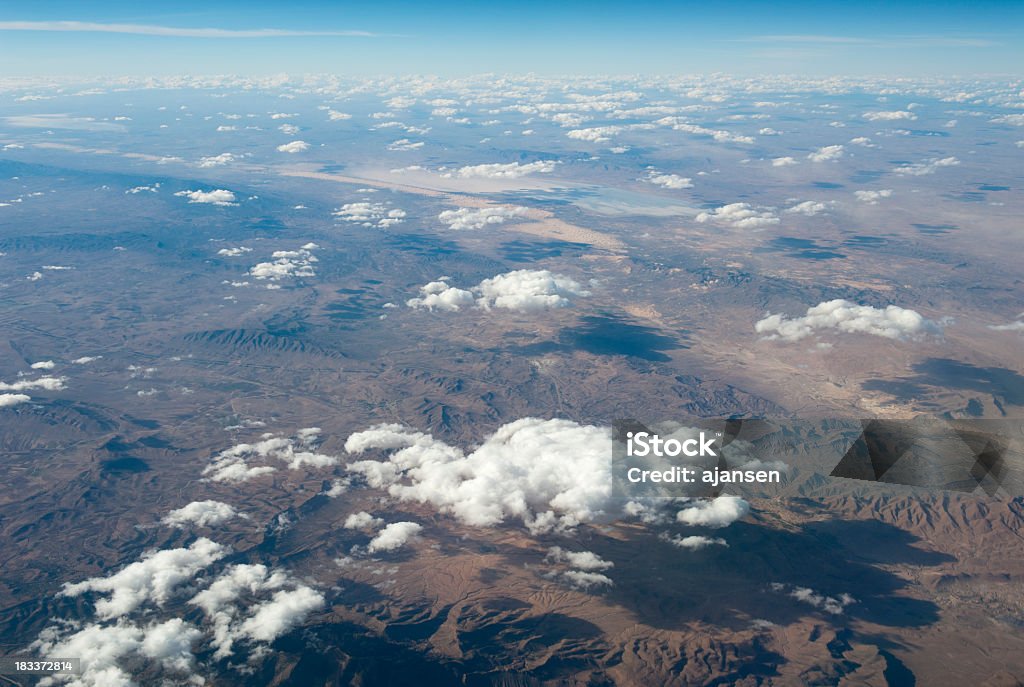 Vista aérea, nubes en el desierto - Foto de stock de Aire libre libre de derechos