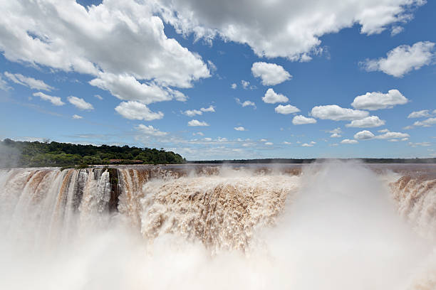 istock Argentina Iguazu Waterfalls Devil's Throat 183372845