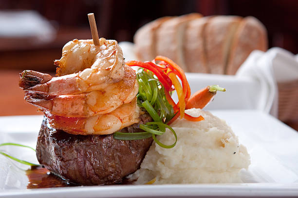 surf e turf - steak surf and turf food seafood - fotografias e filmes do acervo