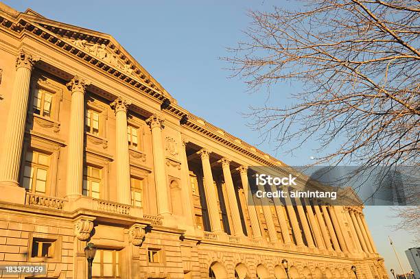 Photo libre de droit de Famille Court De Philadelphie banque d'images et plus d'images libres de droit de Palais de justice - Palais de justice, Philadelphie, Arbre