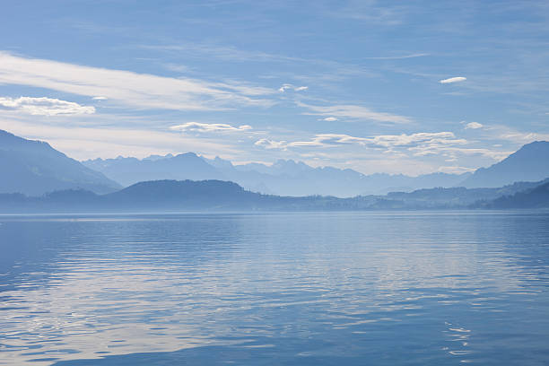 istock Beautiful Swiss lake 183373118