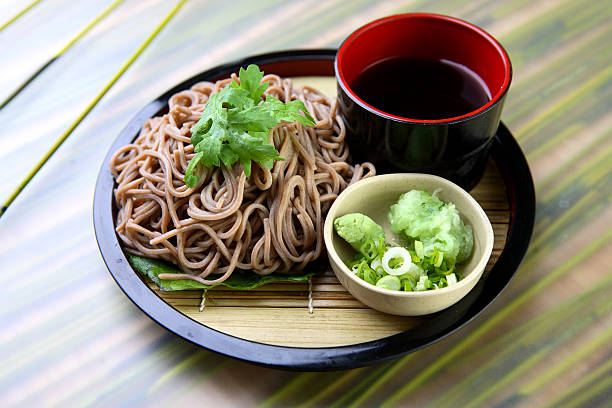 soba - sauce wasabi photos et images de collection