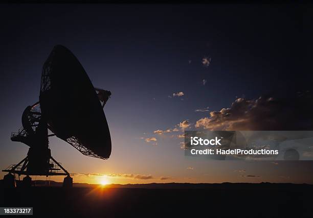 Foto de Radar Telescópio Em Socorronovo México e mais fotos de stock de Alienígena - Alienígena, Astronomia, Azul
