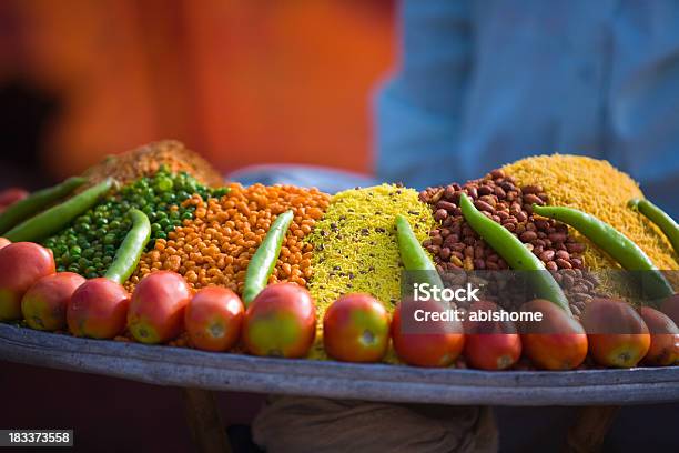 Los Alimentos Foto de stock y más banco de imágenes de Alimento - Alimento, Pushkar, Aire libre