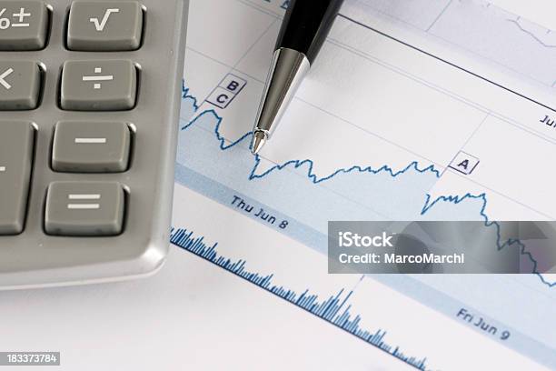 Gráficos Foto de stock y más banco de imágenes de Fondo de inversión - Fondo de inversión, Actuación - Representación, Informe