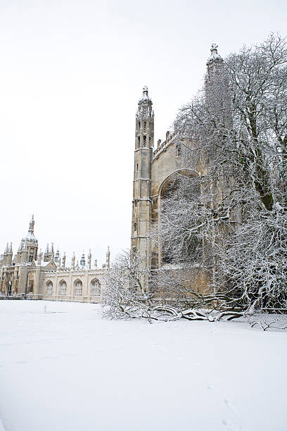 istock Kings College Chapel in the Snow 183374692