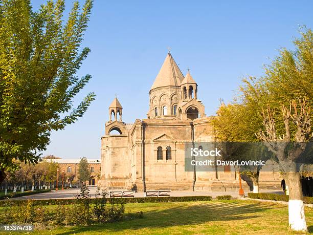 Matka Cathedral Of Holy Etchmiadzin - zdjęcia stockowe i więcej obrazów Armenia - państwo - Armenia - państwo, Bez ludzi, Drzewo