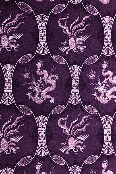 púrpura dragon patrón - asian culture dragon textile symbol fotografías e imágenes de stock