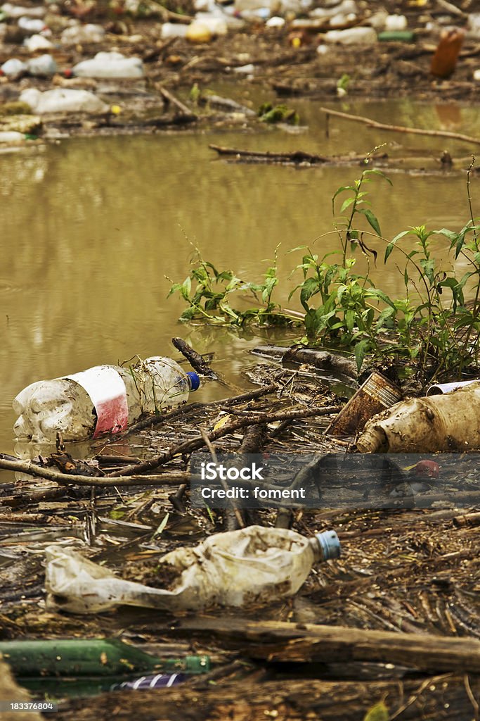 저수시설 오염시킨다 - 로열티 프리 0명 스톡 사진