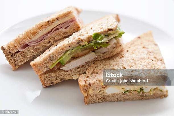 Photo libre de droit de Sandwich Sélection De banque d'images et plus d'images libres de droit de Sandwich - Sandwich, Triangle - Forme bidimensionnelle, Sandwich oeuf mayonnaise