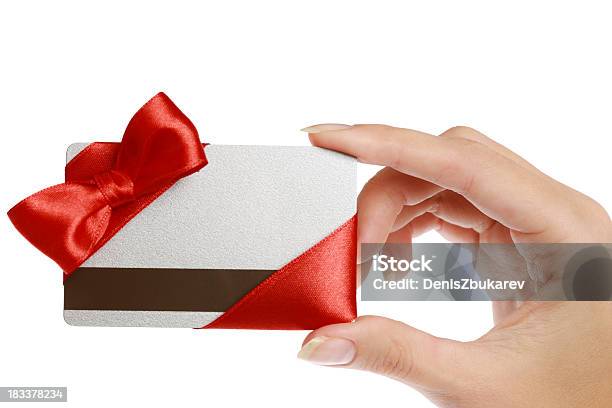 Tarjeta De Regalo Foto de stock y más banco de imágenes de Tarjeta de crédito - Tarjeta de crédito, Mano humana, Agarrar