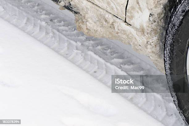 Szczegóły Opon W Zimie - zdjęcia stockowe i więcej obrazów Bez ludzi - Bez ludzi, Bezpieczeństwo, Biały