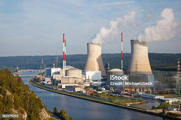 Centrale Nucleare - Fotografie stock e altre immagini di Acqua - Acqua, Ambiente, Belgio