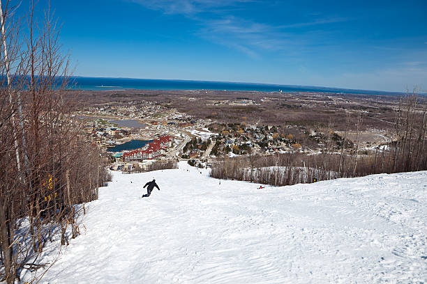 narciarstwo hill - blue mountain ontario zdjęcia i obrazy z banku zdjęć