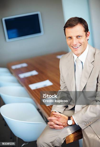 Executive Listos Para Presentaciones Foto de stock y más banco de imágenes de 30-39 años - 30-39 años, Administrador, Adulto