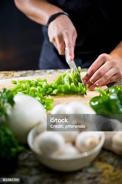 De Preparar Comida Foto de stock y más banco de imágenes de Alimento - Alimento, Cocinar, Comida sana