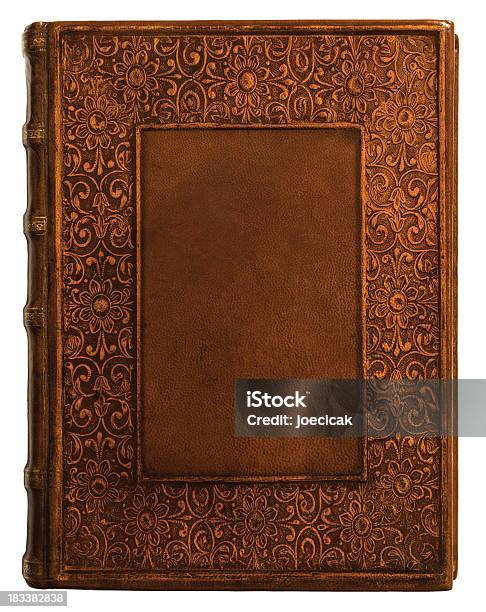 Cubierta De Libro De Cuero En Antiguo Foto de stock y más banco de imágenes de Cubierta de libro - Cubierta de libro, Libro, Cuero