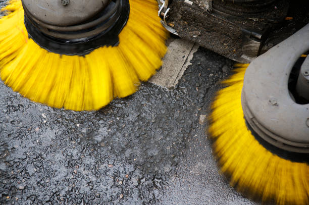 Brushes of a road cleaner machine