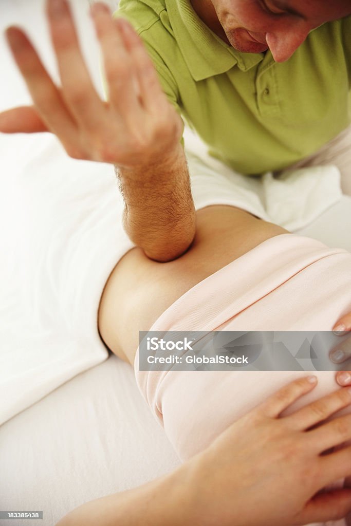 Frau Empfangen von speziellen massage - Lizenzfrei Aktivitäten und Sport Stock-Foto