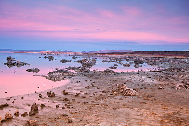 istock Mono Lake, California at sunset 183404705