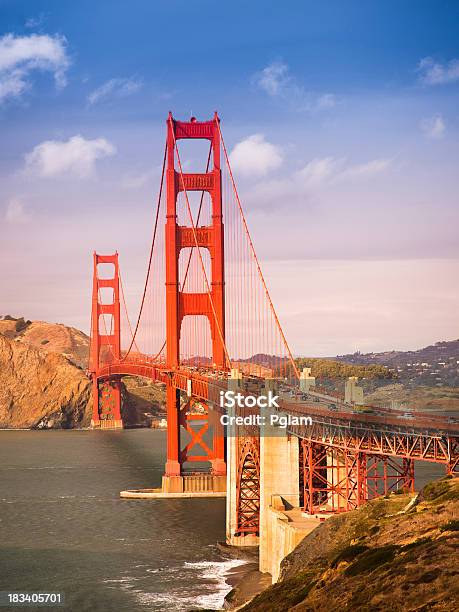 Golden Gate Bridge - Fotografias de stock e mais imagens de Ao Ar Livre - Ao Ar Livre, Califórnia, Conexão